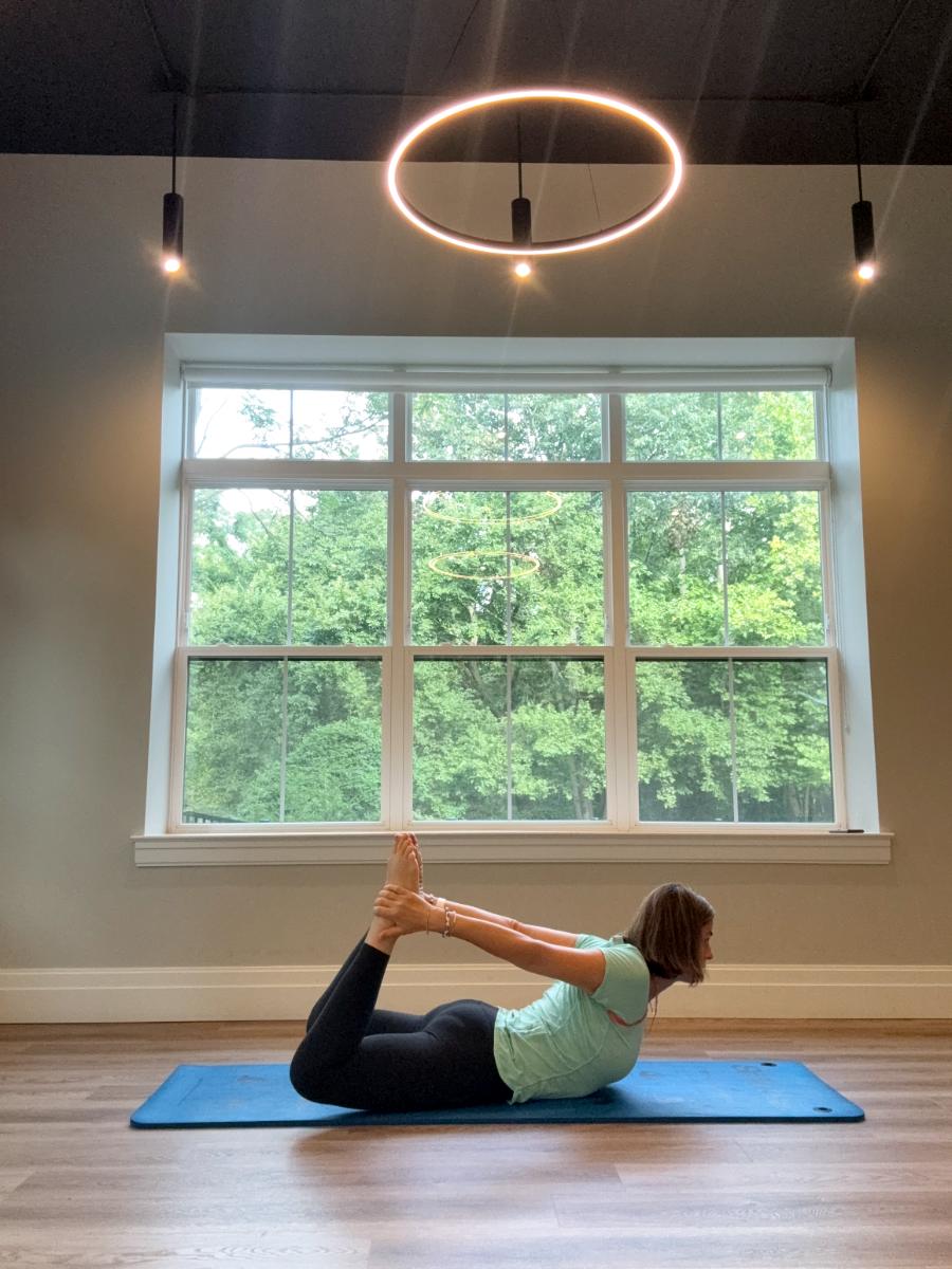 Dhanurasana — yay duruşu